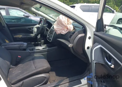 2016 Nissan Altima 2.5/2.5 S/2.5 Sl/2.5 Sr/2.5 Sv z USA, uszkodzony, nr VIN 1N4AL3AP1GN306300